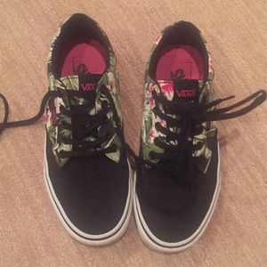 Brand new barely worn vans